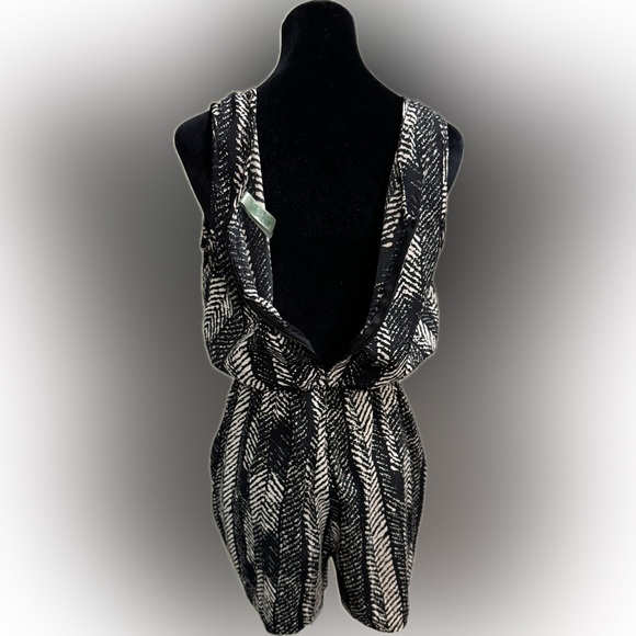 Black and White Romper // Mint Green // Size S // Bohemian Pattern - Picture 4 of 11